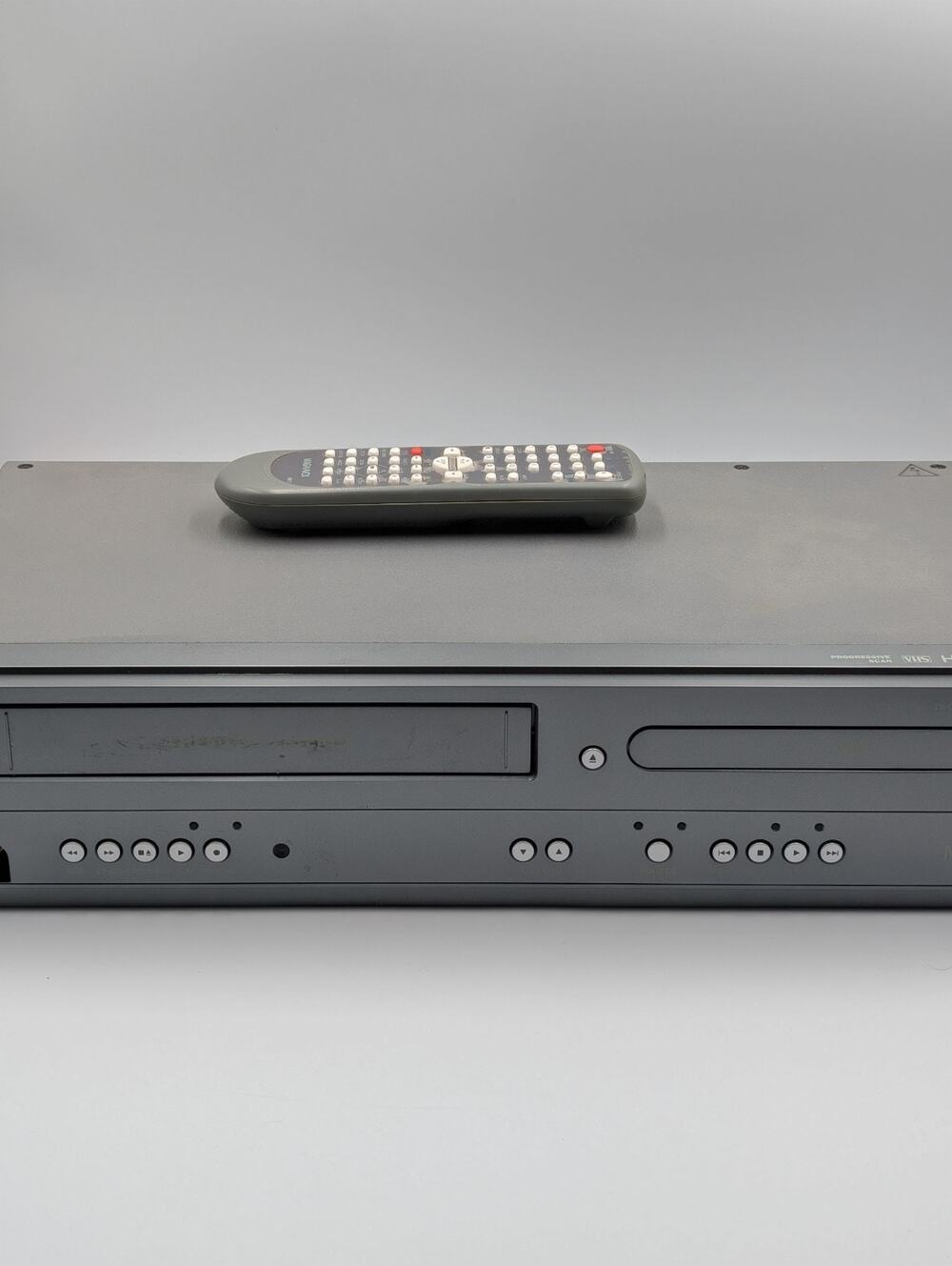 Magnavox DV220MW9 VCR DVD Combo 4 Head Player With Remote Working Tested